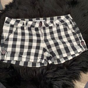 Plaid shorts for summer time☀️